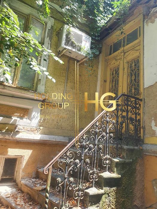 Продава се Къща в Варна, Център - 180 кв.м за 1778 €/кв.м - Снимка #3
