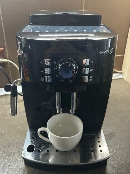 Expresor cafea Delonghi Magnifica