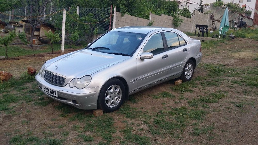 mercedes C - W203 2.2-CDI на части