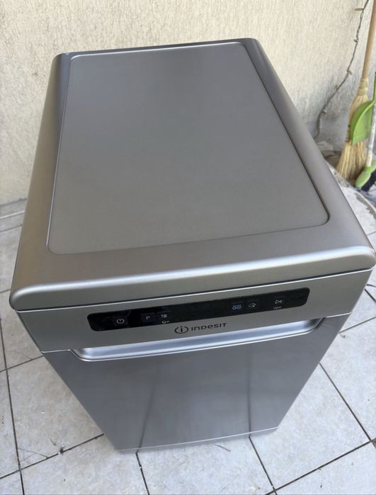 Masina de spalat vase INDESIT