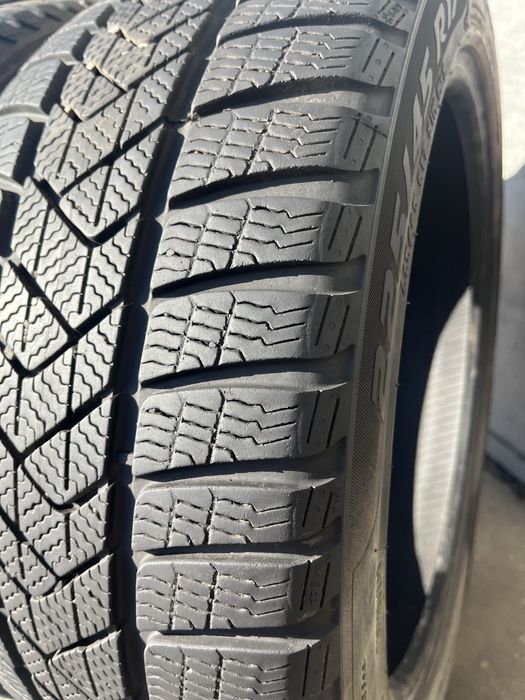 2 бр. зимни гуми 225/45/17 Pirelli DOT 3218 6 mm