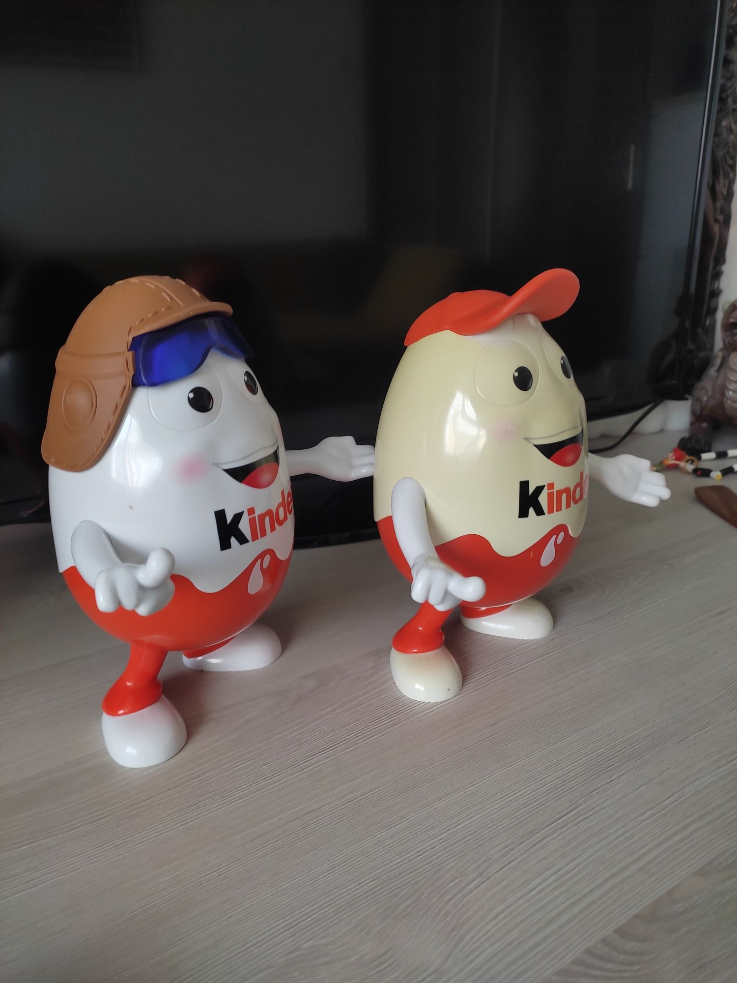 Mascote Kinder mari