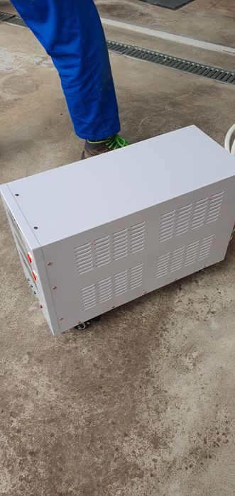 stabilizator  de tensiune trifazic