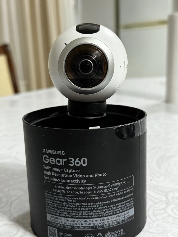 Видеокамера 360 градусов. Samsung Gear 360