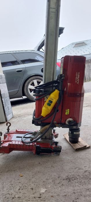 Hilti dd 160 e cu suport perete cu inclinatie reglabila cu pompă apă