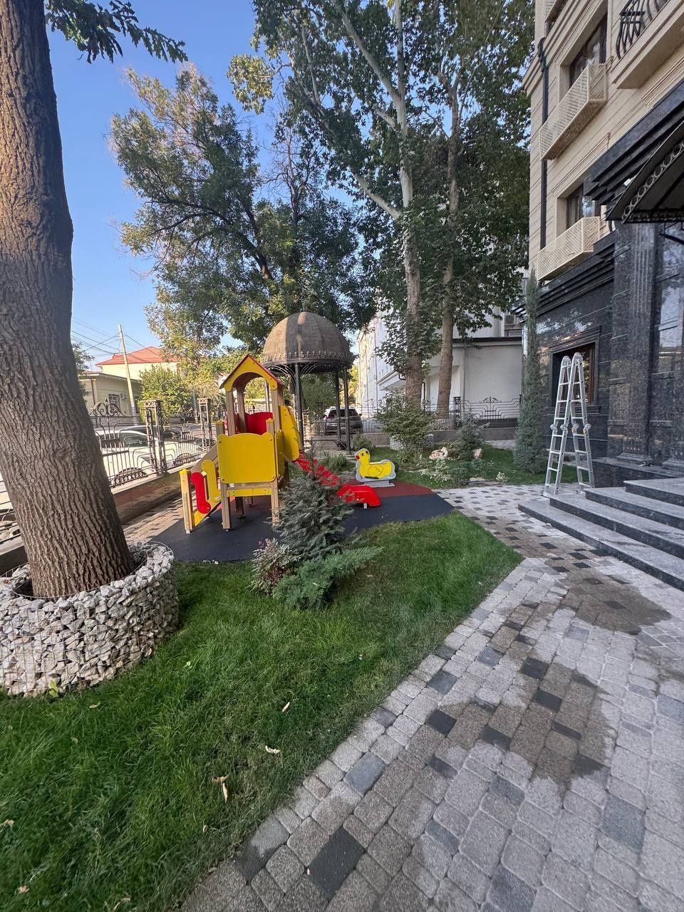 Kvartira продается 2/7/10 на ЖК Sayram Tower