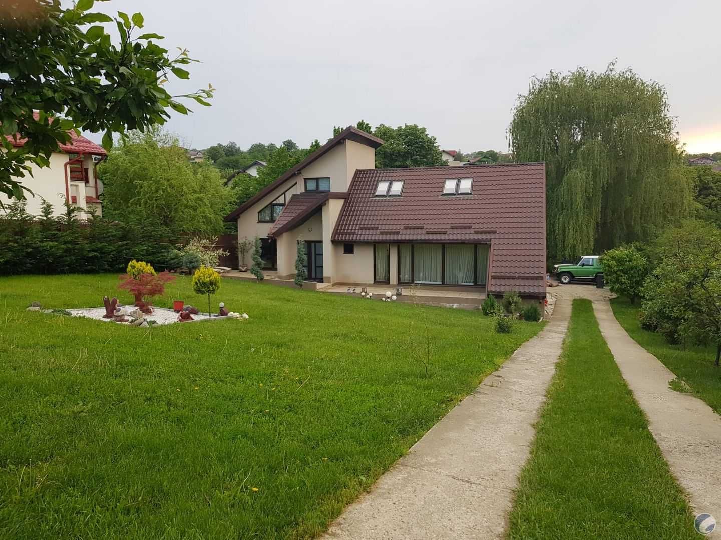 Persoana fizica vand casa tip vila in Pietraria -Barnova