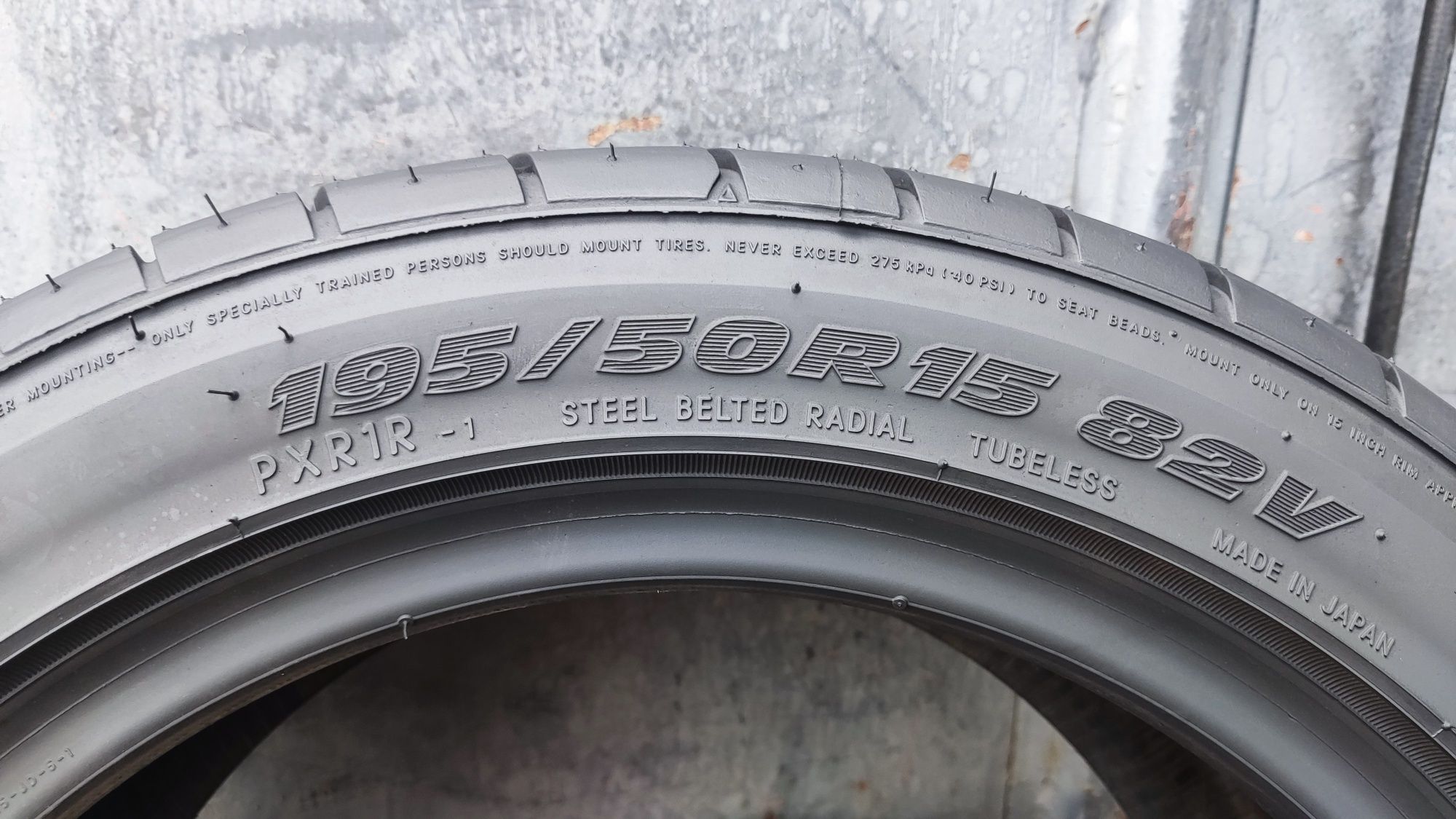 1бр. лятна гума 195/50/15 Toyo Proxes R1-R
7.7mm
Много добро състояние