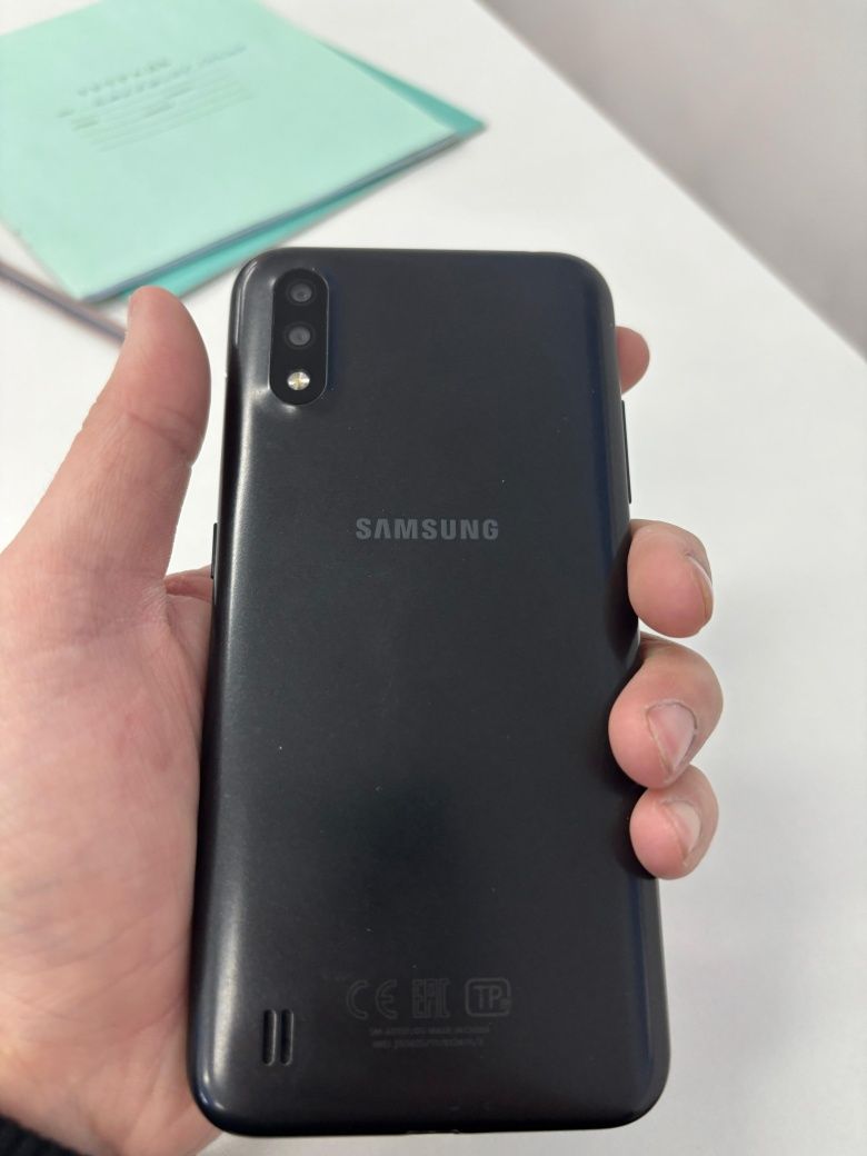 Продам Samsung  A01 нету минусов