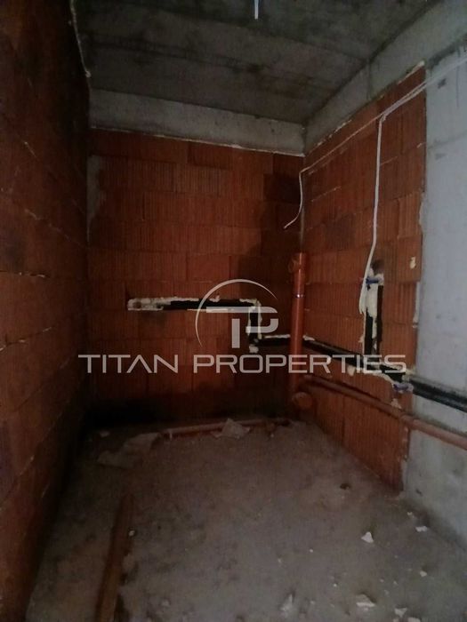 Тристаен апартамент в Остромила