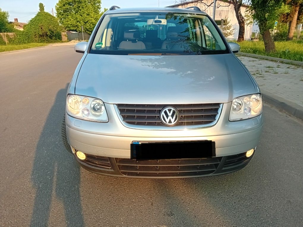 Vând Volkswagen Touran . RECENT ADUS!