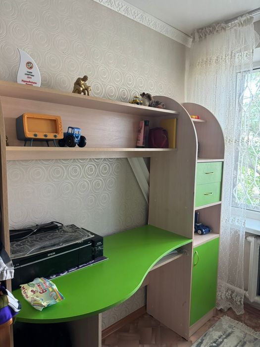 Детский стол сатылады