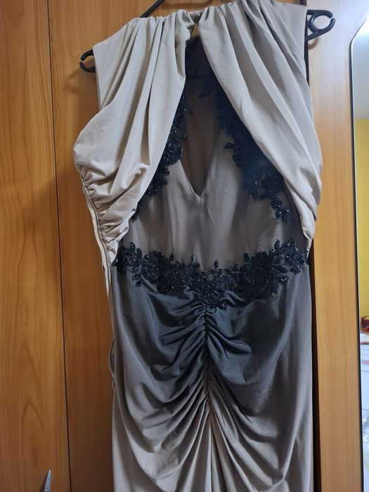 Vand rochie de ocazie!