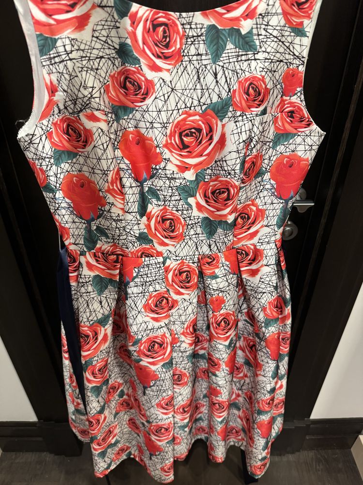 Вечернее платье в розах