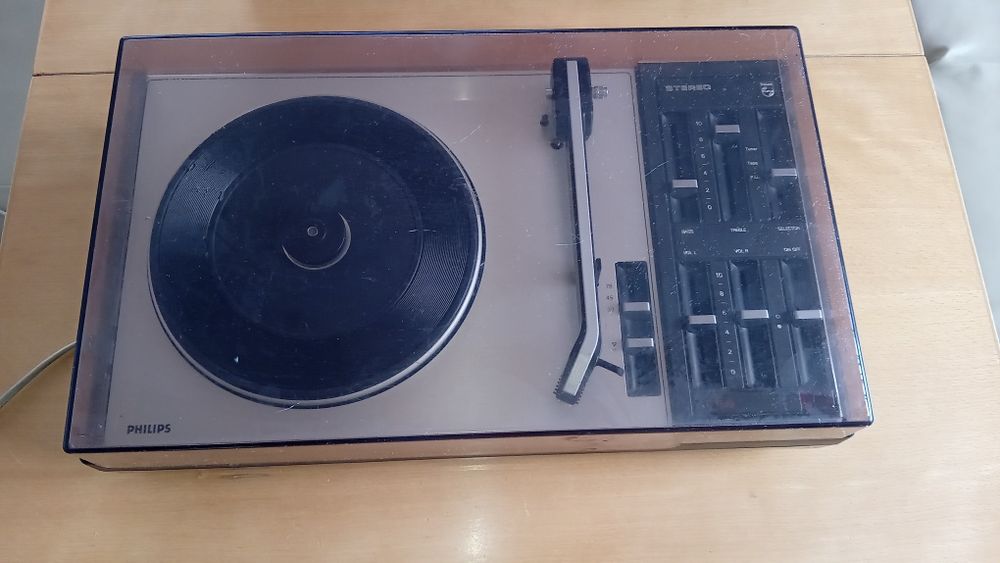 Грамофон  Phillips  22GF714