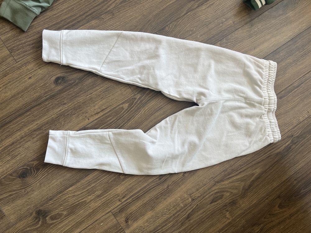 Детско яке Reserved размер 140см и панталонки Zara 9г.-134см.