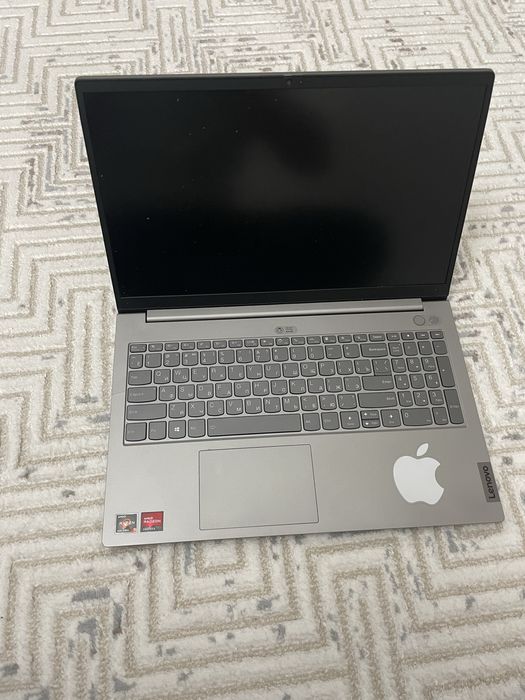 Ноутбук  ленова сатылады