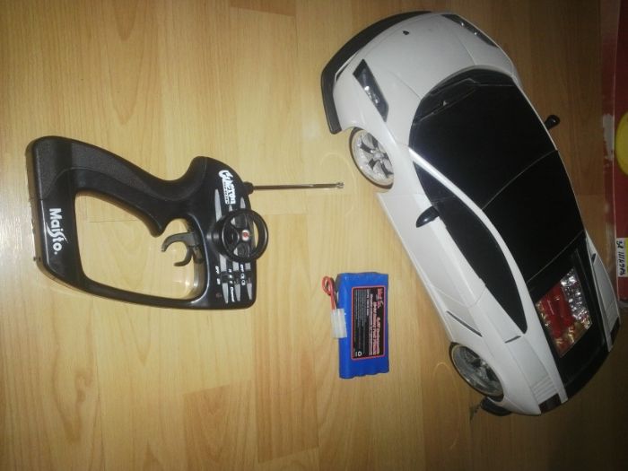 Masina radio comanda Maisto Lamborghini Gallardo alb perlat scala 1/10