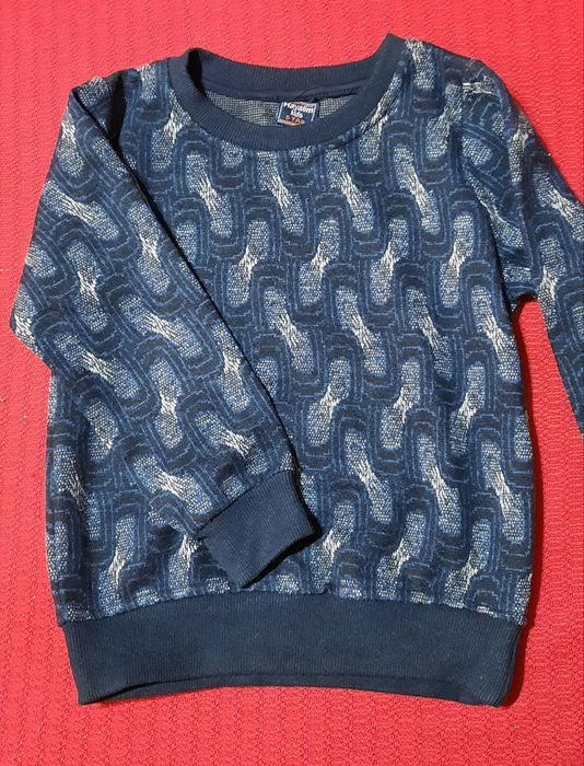 Свитер (новый)  на мальчика