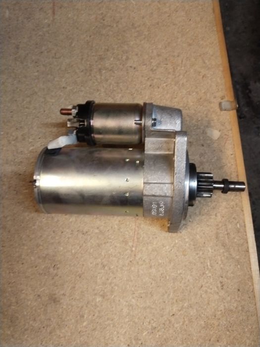 Продам стартер на 99