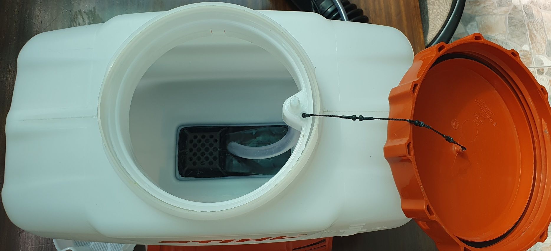 Пръскачка STIHL бензинова 63.3 см3, 14 л, SR 450