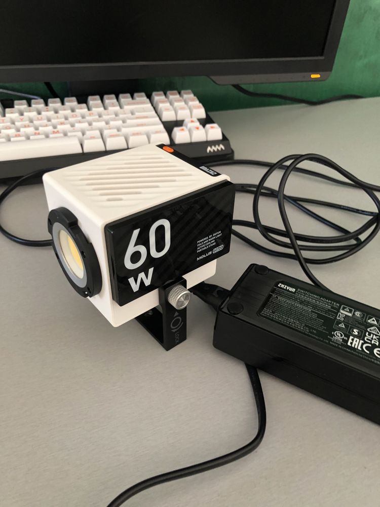LED Zhiyun Molus G60 si Fiveray M40