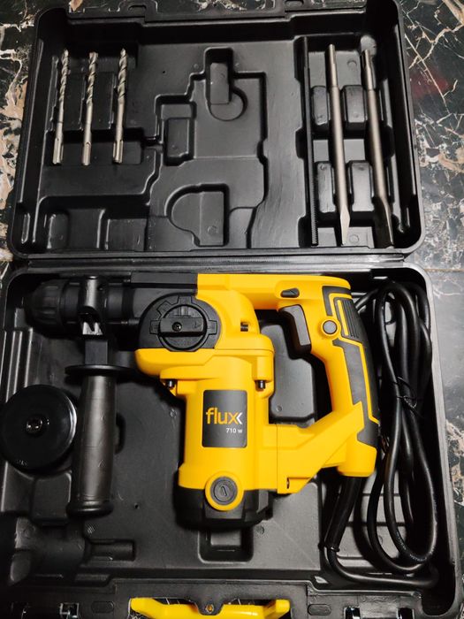 VAND ciocan rotopercutor Flux 710W