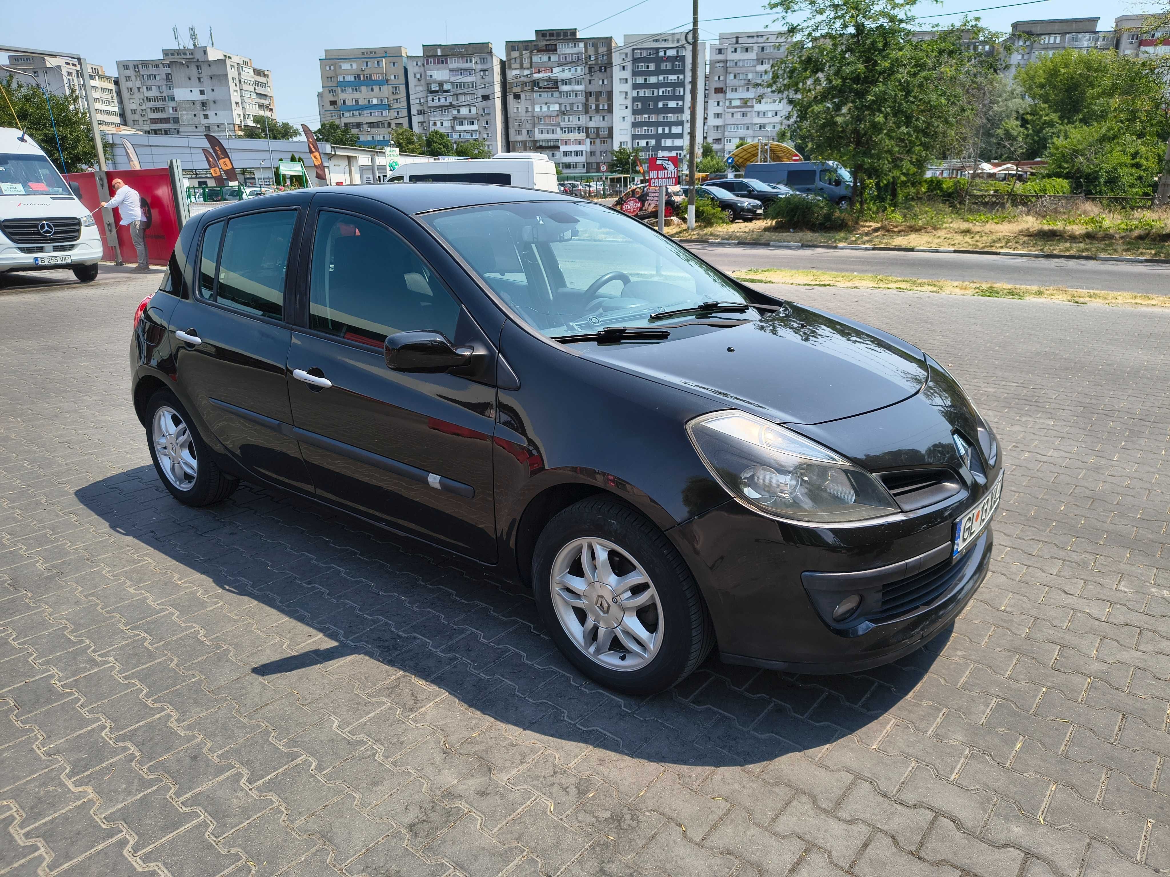 Vând Renault Clio 3 - 1.2 benzină - 2009
