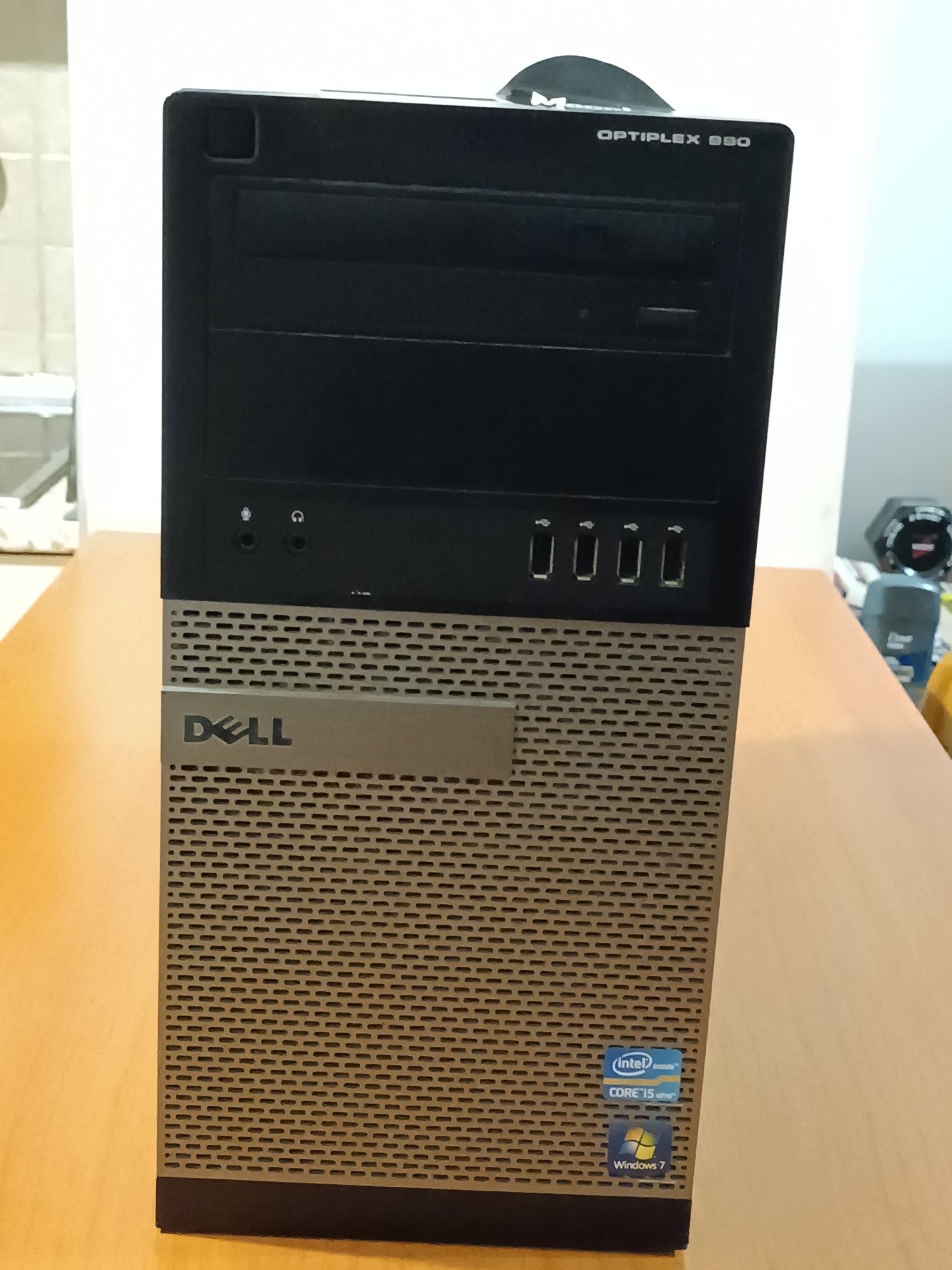 Компютър Dell Optiplex 990