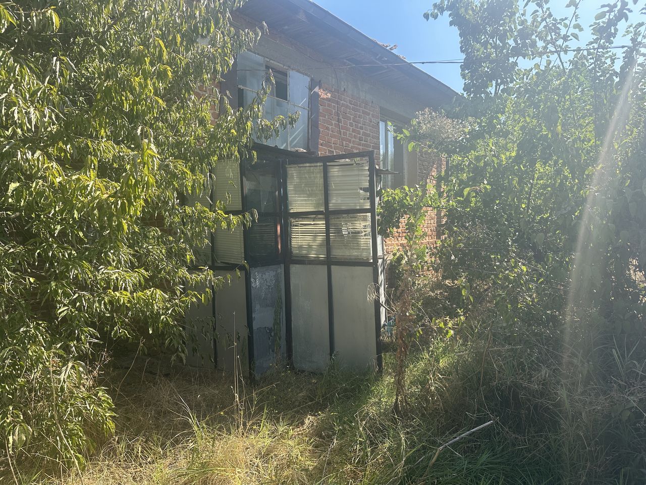 Продава се Къща в Пловдив, Южен - 1050 кв.м за 33 €/кв.м - Снимка #2
