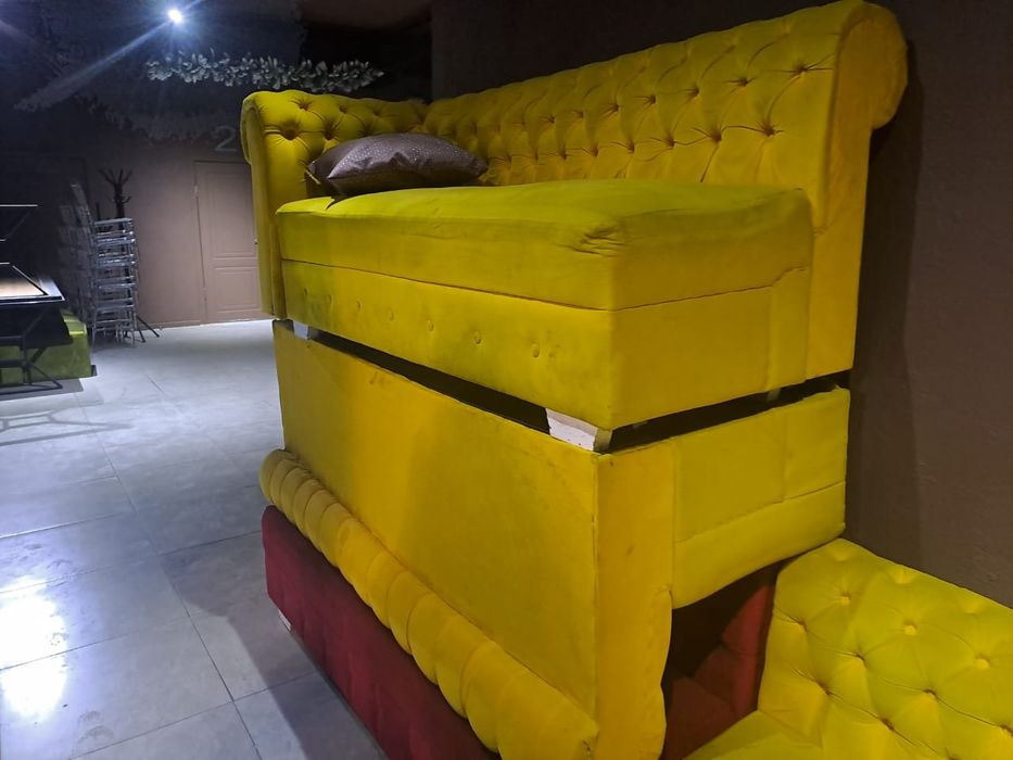 Диваны 4шт каждая 10к