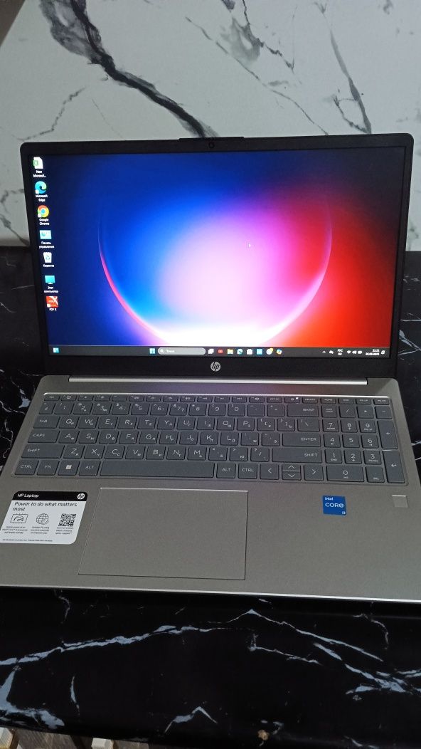 Noutbuk hp yangi hotira 256 2 oy oldn olingan pul zarurligi uc sotyapm