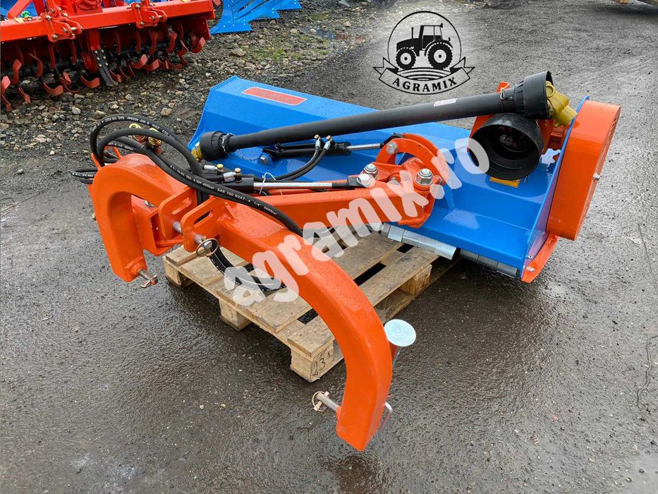 Tocatoare resturi cu brat hidraulic 1.45 m nou Agramix
