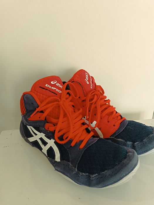 Обувки за борба борцовки на Asics