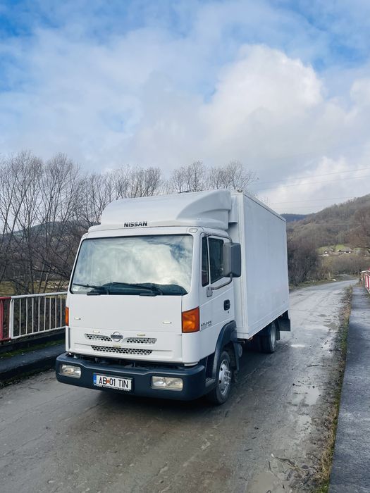 Vand Nissan Atleon 3,5T se conduce cu categ.B Accept schimb!