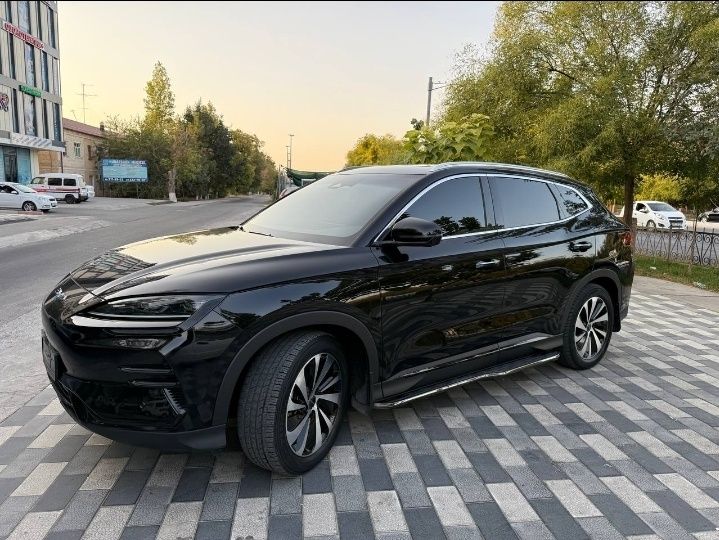 Продажа машина BYD song plus chempion 605