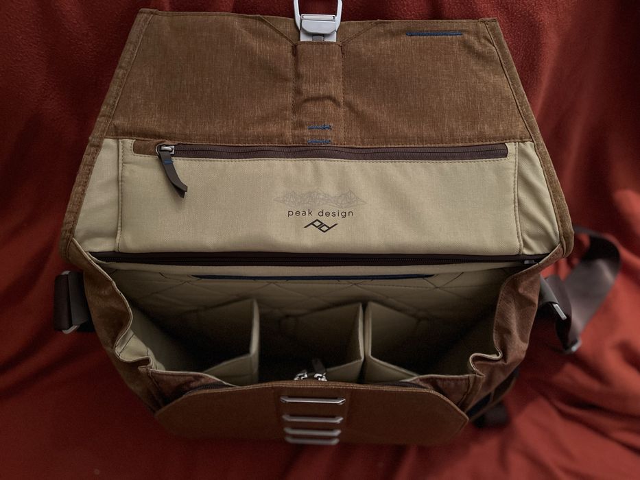 Geanta fotoechipament/laptop Peak Design Everyday Messenger BROWN