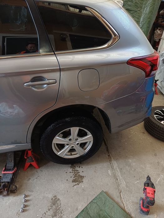 Roti aliaj  16 Zolli  215/ 70 R 16 T Semperit 17 zolli de iarna Mitsub