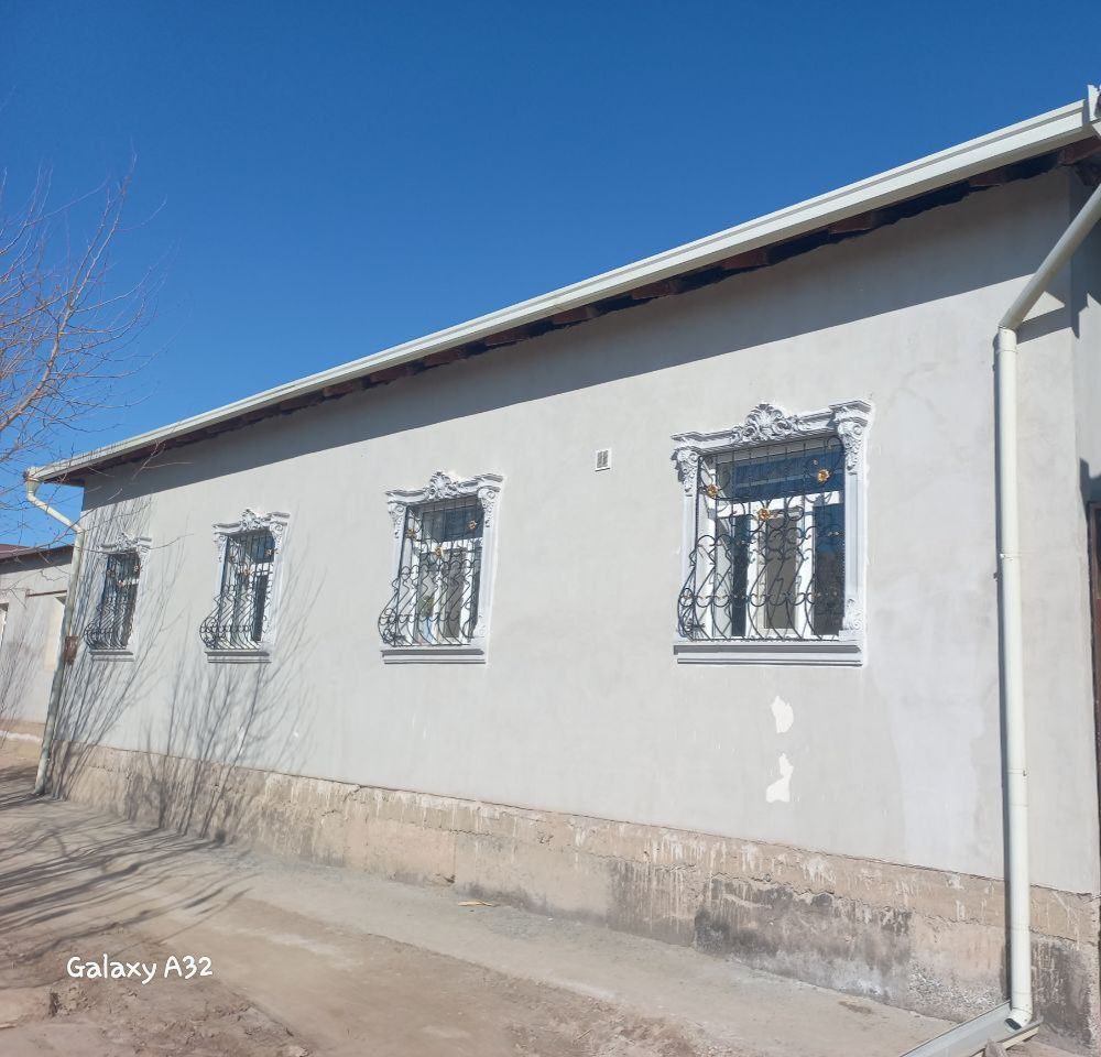 Май колхоз Огиз жырау кошеде затлары мн 4 ханалы жер жай сатылады.