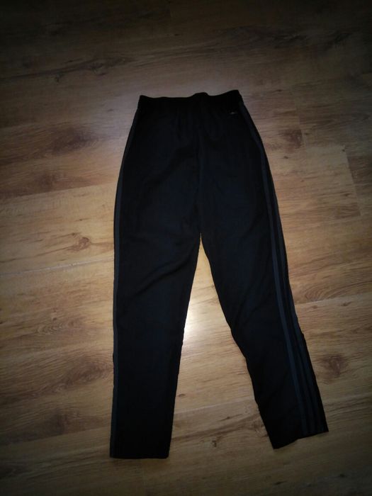 Pantaloni de trening Adidas Manchester United mărime 11-12 ani