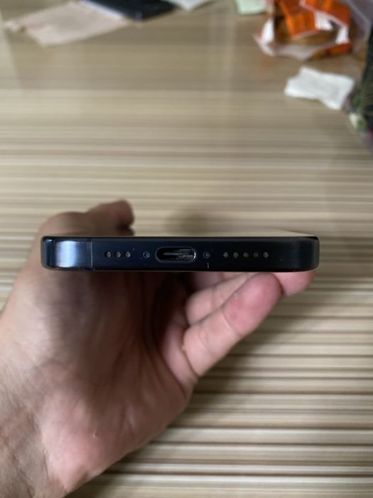 Iphone 15 pro blue