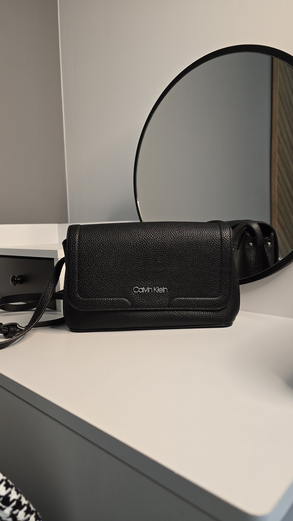 ОРИГИНАЛНА чанта Calvin Klein