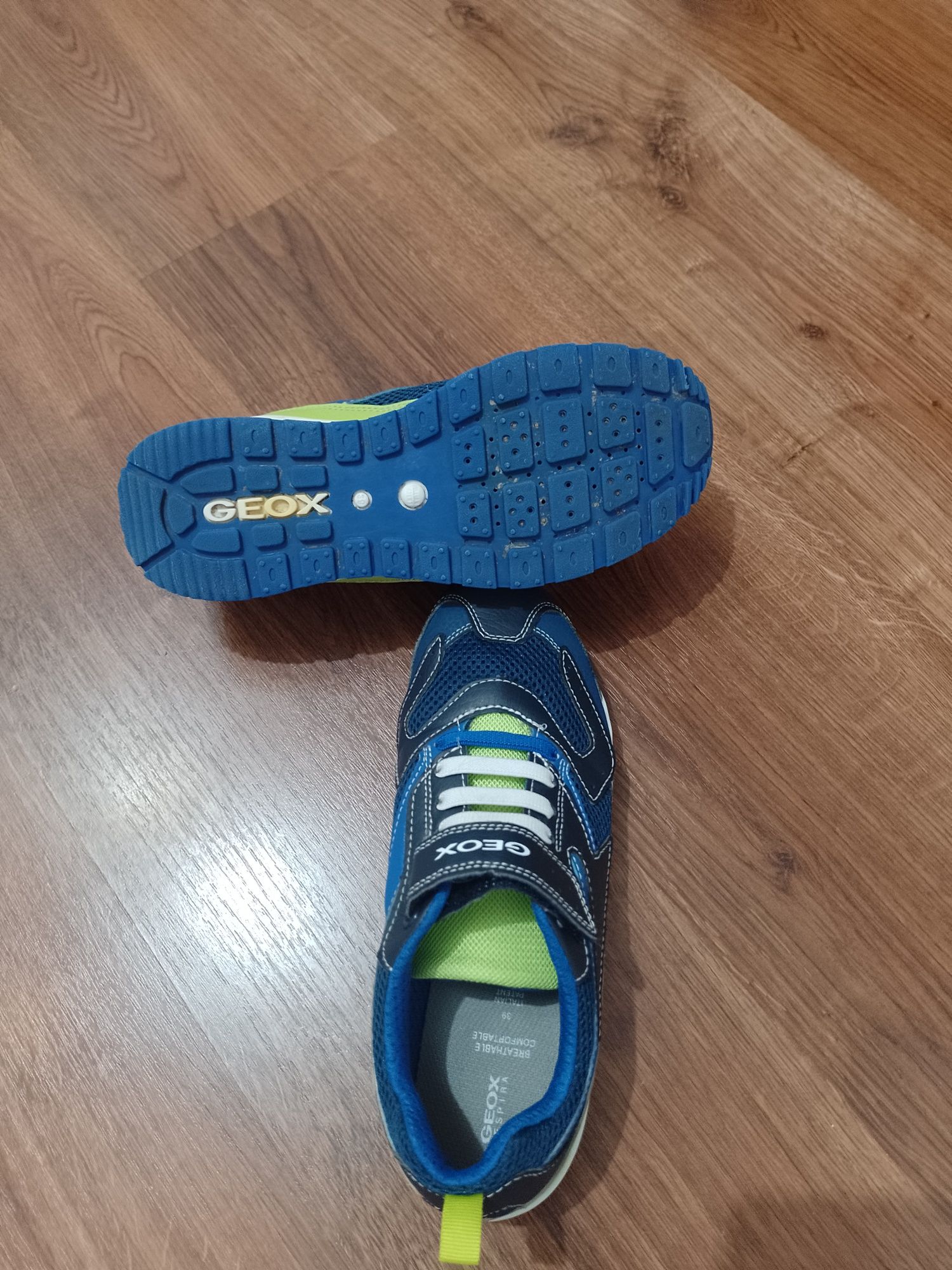 Adidași Geox 39..