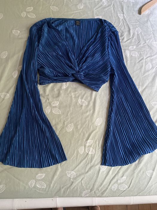 Bluzita crop , albastru electric , Shein , marimea S