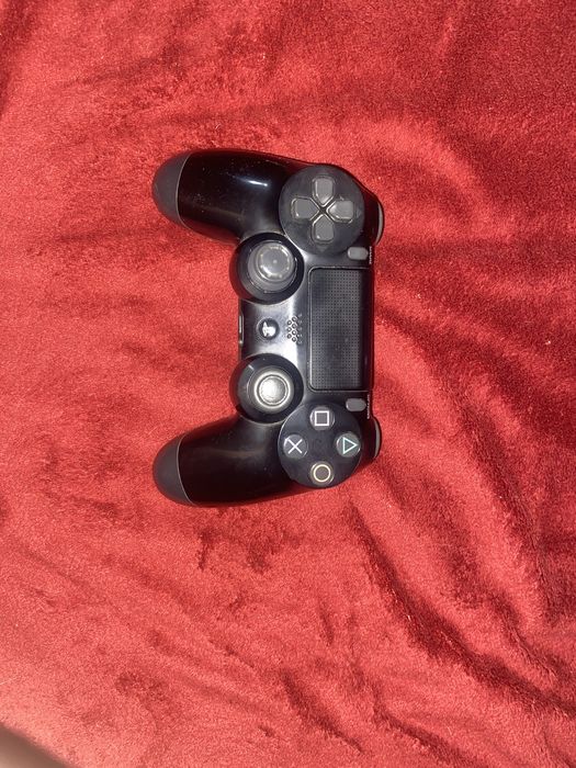 Продам джостик на PS4