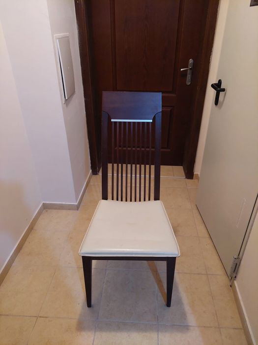 Столове шест броя