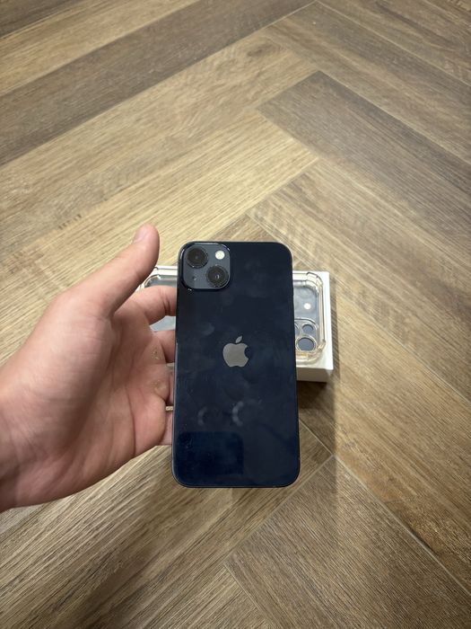 Продам айфон 13