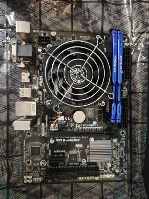Дънна платка GIGABYTE GA-H97M-HD3 Socket 1150/ Intel I5 4590/ 16gb RAM