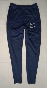 Nike Sportswear Swoosh Pants оригинално долнище XS Найк спорт долница