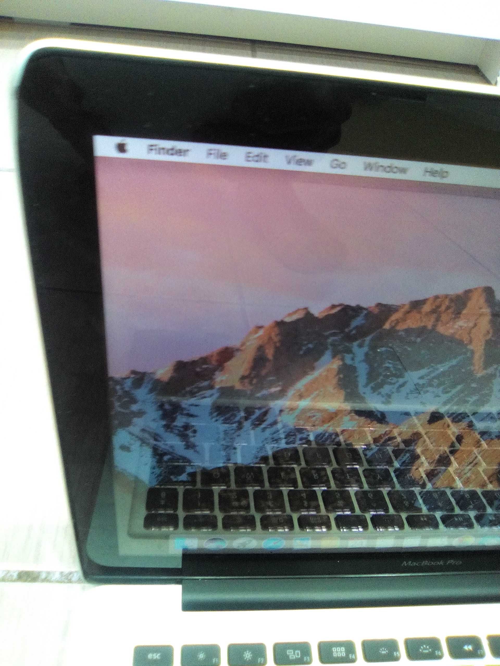 Macbook Pro(Early 2011) /i5x2.3GHz/4gb RAM/320 GB HDD / Sierra